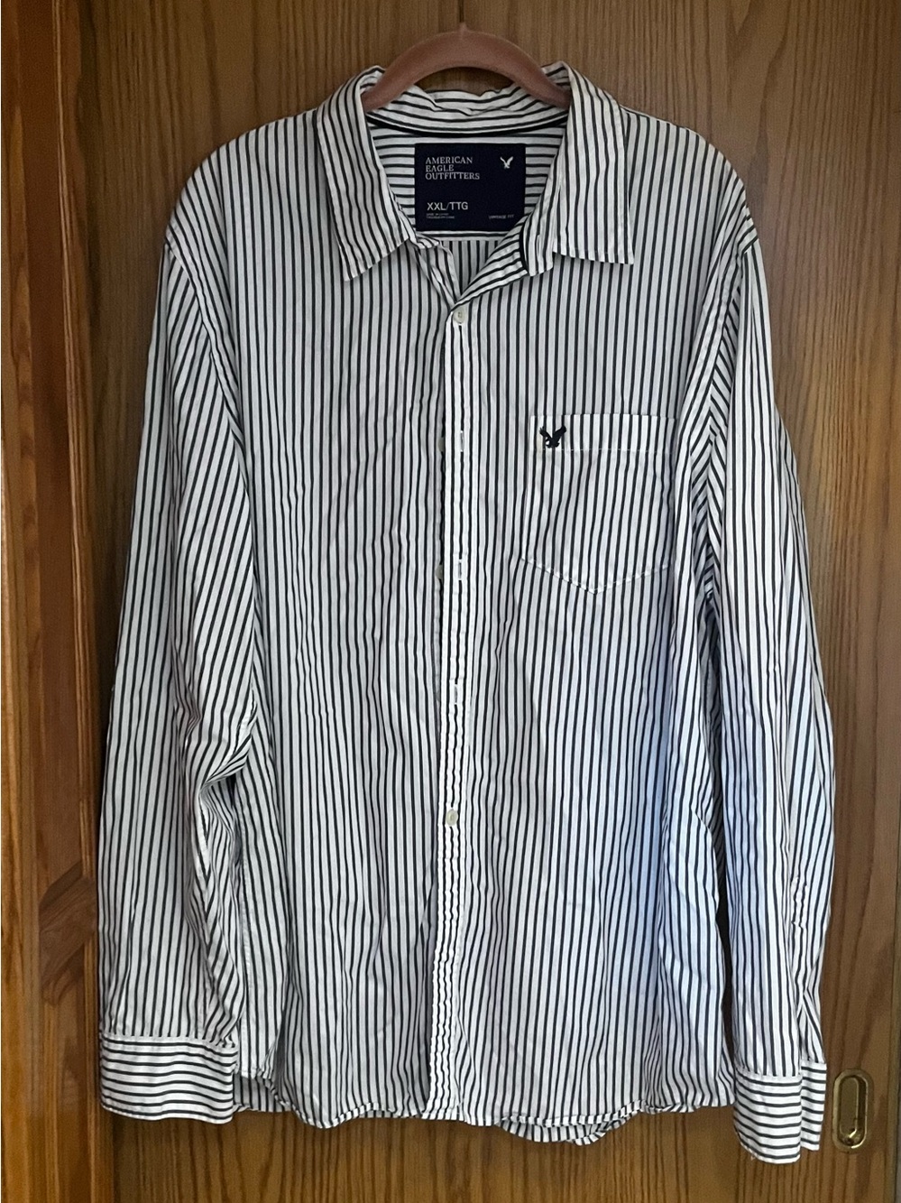 American Eagle Outfitters Vintage Fit Black and White Stripe Button-Up Size XXL
